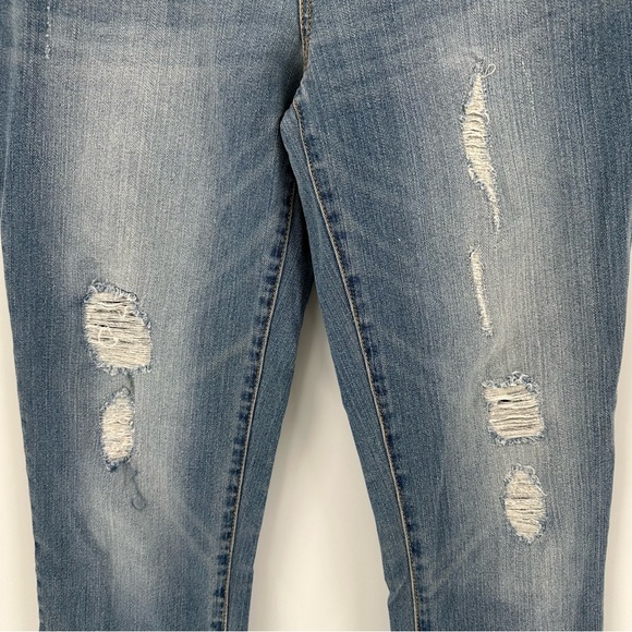 Aeropostale Bayla Skinny Jeans Women's 8 REG Light Wash Low Rise Distres… - Picture 2 of 16
